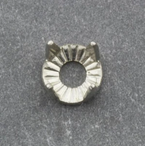 Impostazioni strass 12ss / 4mm argento tondo 100pz impostazioni Tiffany 70202001 - Foto 1 di 1