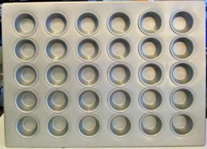 New CHICAGO METALLIC Mini Muffin Pan 30 Molds Style 45195 - Picture 1 of 9
