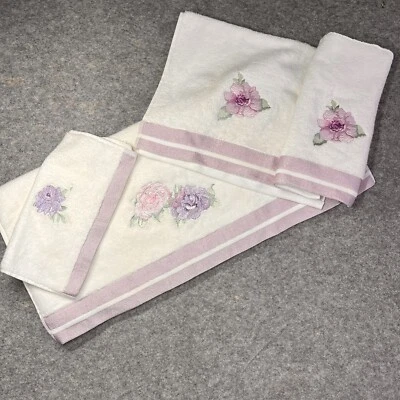 Juego de toallas bordadas Royal Court Ashleigh baño toallas rosas púrpura Foto 1 de 4
