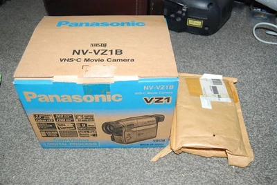 Panasonic NV-VZ1B VHS-C Camcorder Boxed Set 20x Zoom 2.5" LCD PAL Remote Working - Image 1 of 4