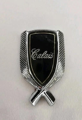 Oldsmobile Cutlass Calais Script 1978-88 panel de vela emblema negro  Foto 1 de 4