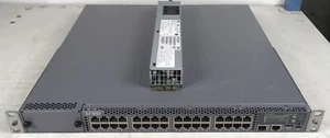 Conmutador administrado de puertos Juniper EX4550-32F-AFO 32x SFP+ con 1 fuente de alimentación - Imagen 1 de 4