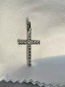 Cross White Gold with One Diamond in the Center - Picture 1 of 3