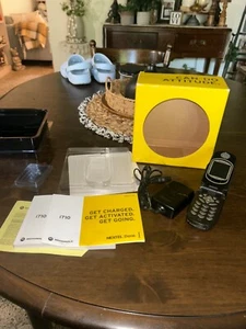 -MOTOROLA NEXTEL Digital i710 Wireless Phone: 2004 works with battery charger - Picture 1 of 4