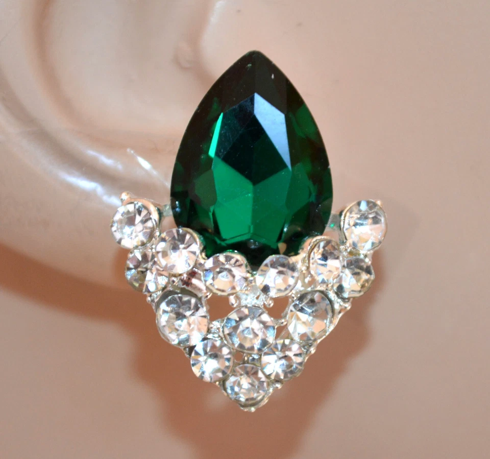 Orecchini a clips donna argento cristallo goccia verde strass lobo bottone UW111 - Immagine 1 di 1