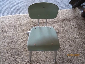 VINTAGE CHILD'S CHAIR WITH CHROME LEGS - Picture 1 of 1