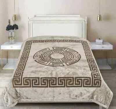 King Size Border Bed Throw Greek Blanket Faux fur Extra Soft  Extra Warm 200x240 - Image 1 of 4