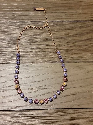 Collar Mariana Redondo y Floral Púrpura, Terciopelo, Concha, Blanco y Transparente Swarovski C... Foto 1 de 4