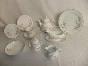 c4 Porcelain Royal Albert for Debenhams - Amelia (1988) vintage tableware - 1B2A - Picture 1 of 12