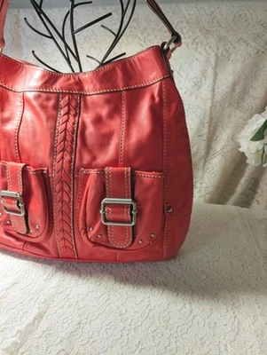 Usado en Excelente Condición Tignanello Cuero Rojo Bolso de Hombro Cartera Decorativa Bolso Grande de Viaje Foto 1 de 4