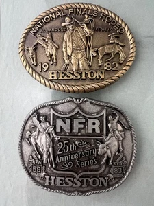 Fibbia cintura Hesston National Finals Rodeo 1983 25° anniversario e 1982 - ottime condizioni - Foto 1 di 12