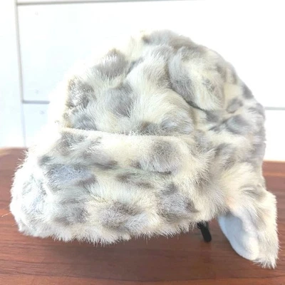 Nuevo con etiquetas Sombrero de trampero de piel sintética de leopardo de las nieves Baby Gap 0-6 Mos. Foto 1 de 4