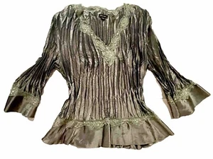 Piano Ladies Pewter Grey Accordion Style V Neck Lace & Sequin Ruffles Top L - Picture 1 of 6