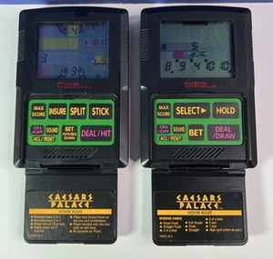 De colección 1993 Tiger Electronics Caesars Palace Talking Poker & Blackjack portátil - Imagen 1 de 10