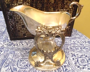 VTG SHERIDAN SILVERPLATE GRAVY BOAT WITH ORNATE WARMING STAND VICTORIAN STYLE - Picture 1 of 10