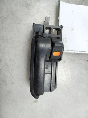 05-15 TOYOTA TACOMA SR5 CABINE DUPLA MOTORISTA LATERAL MAÇANETA DA PORTA DIANTEIRA (INTERIOR)  - Imagem 1 de 4