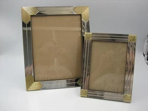 Juego de dos marcos de fotos vintage Art Deco 8 x 10 - 5 x 7 parte posterior de terciopelo de latón - Imagen 1 de 8