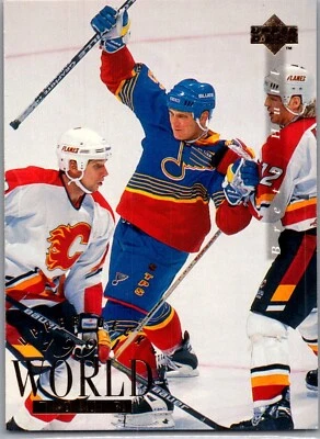 1994-95 Upper Deck - #569 Brett Hull World Tour - Image 1 of 2