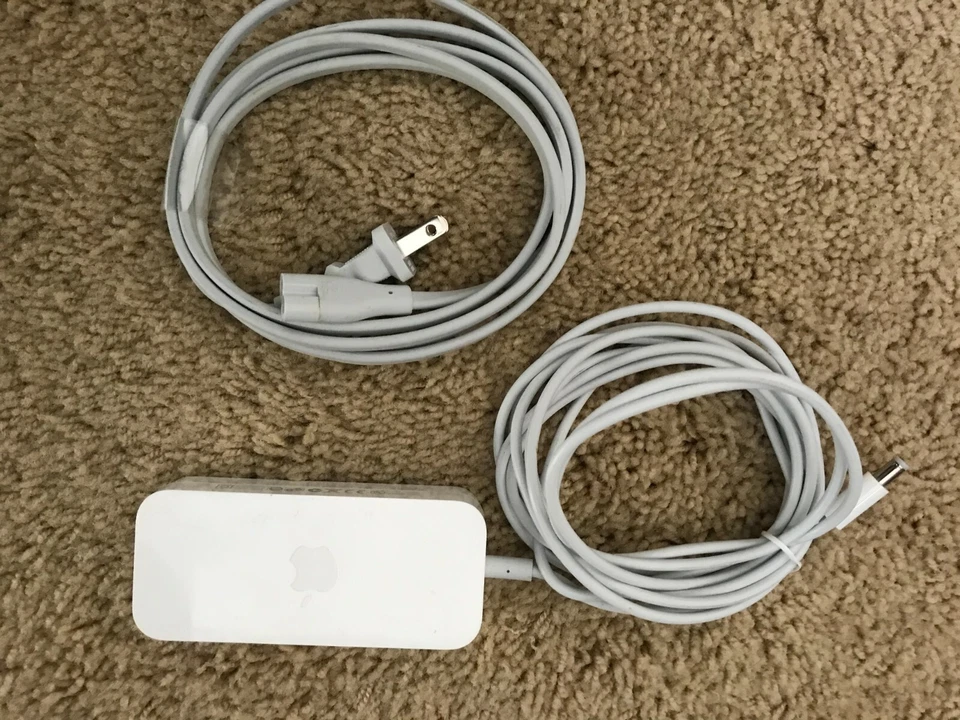 Apple Airport Extreme Base Station Charger A1202 AC Power Adapter 12V  - Image 1 of 2