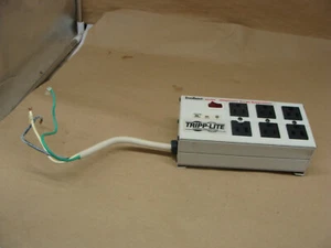 TRIPP LITE ISOBAR6ULTRA SOPPRESSORE DI SOVRATENSIONE 120V 12A (SENZA SPINE) - Foto 1 di 7