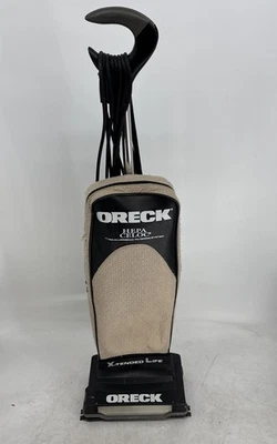 Aspiradora vertical Oreck XL21-600 X-Tended Life filtro HEPA con bolsa de 3,5 amperios Foto 1 de 4