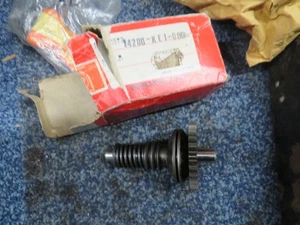honda mtx125-200 oil pump nos 14200-ke1-000 - Picture 1 of 4