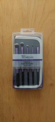 Real Techniques Eyes Starter Makeup Brush Set of 5 Cosmetic Eye Enhancing - Image 1 of 4