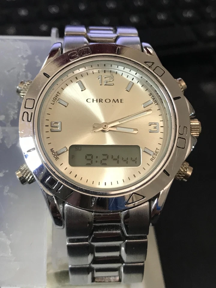 Relógio masculino vintage Azzaro cromado 41 mm mostrador prateado CAIXA PESADA, Run (Lote2058) - Imagem 1 de 4