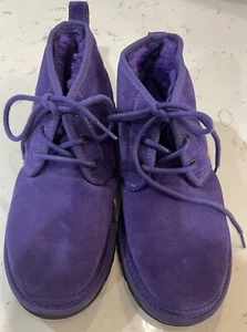 UGG Women 8/Mens 6 NEUMEL PURPLE SUEDE Sheepskin Lined ANKLE Chukka Boot - Picture 1 of 8