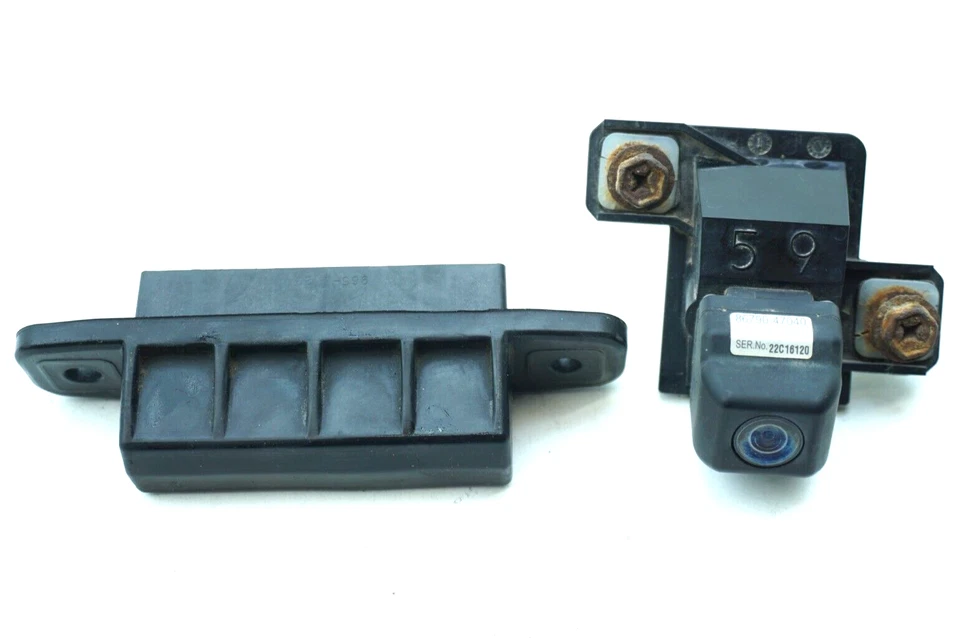 TOYOTA PRIUS 2010-2015 PUERTA TRASERA MALETERO INTERRUPTOR DE LIBERACIÓN ABIERTO Y JUEGO DE CÁMARA OEM Foto 1 de 4