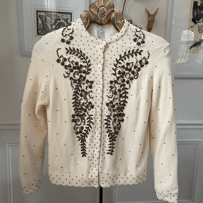 全新 NOS 全新带标签 复古 50 年代串珠珍珠纽扣开衫 象牙色 棕色 羊毛 S 40 — 第 1/4 张图片