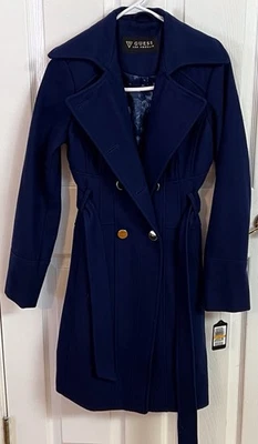 Abrigo de vestir pequeño de lana con cinturón azul zafiro doble botonadura GUESS para mujer nuevo con etiquetas Foto 1 de 4