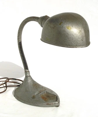 Lámpara antigua vintage de plata de hierro fundido con cuello de cisne para tienda Foto 1 de 4