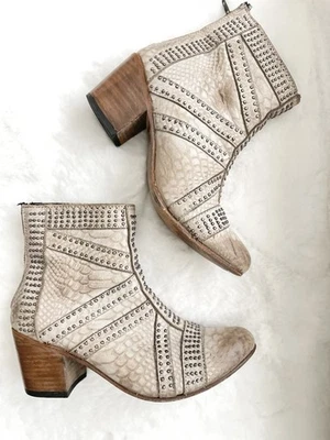 Botines Freebird NELLE Tachonados Piel de Serpiente Envejecida Cuero Tacón Talla 7  Foto 1 de 4