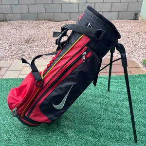 Kids Nike Tiger Woods Stand Golf Bag Nylon Red Black Padded Straps w/ Rain Hood - Picture 1 of 10