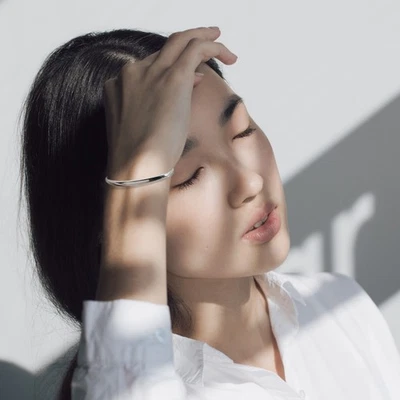 Brazalete Plateado 15cm 4mm Delgado Tono Plateado Mujer Regalo En Caja Ideal Para Regalo Foto 1 de 4