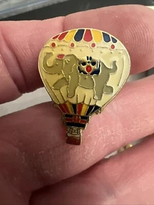 Circus Elephant Hot Air Balloon Vintage Enamel Pin Lapel Hat Tac 1158 - Picture 1 of 2