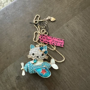 NWT Betsey Johnson Blue Crystal Hello Kitty Pilot Pendant Gold Necklace - Picture 1 of 4
