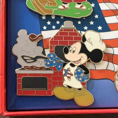 Prendedor Disney Shopping Chernabogs Fireworks 4 de julio Misterio Mickey Solo 2007 LE Foto 1 de 4