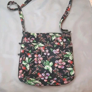 Borsa a tracolla e tracolla Vera Bradley WINTER BERRY iconica hipster  - Foto 1 di 9
