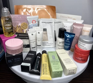 SKINCARE + MAKE UP LOT - Clinique, MAC, Glow Recipe, Charlotte Tillbury & MORE - Bild 1 von 21