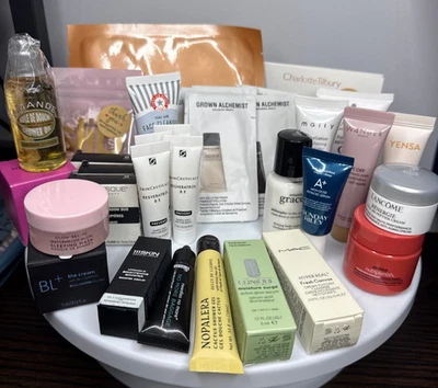 LOTE CUIDADO DE LA PIEL + MAQUILLAJE - Clinique, MAC, Glow Recipe, Charlotte Tillbury y MÁS Foto 1 de 4