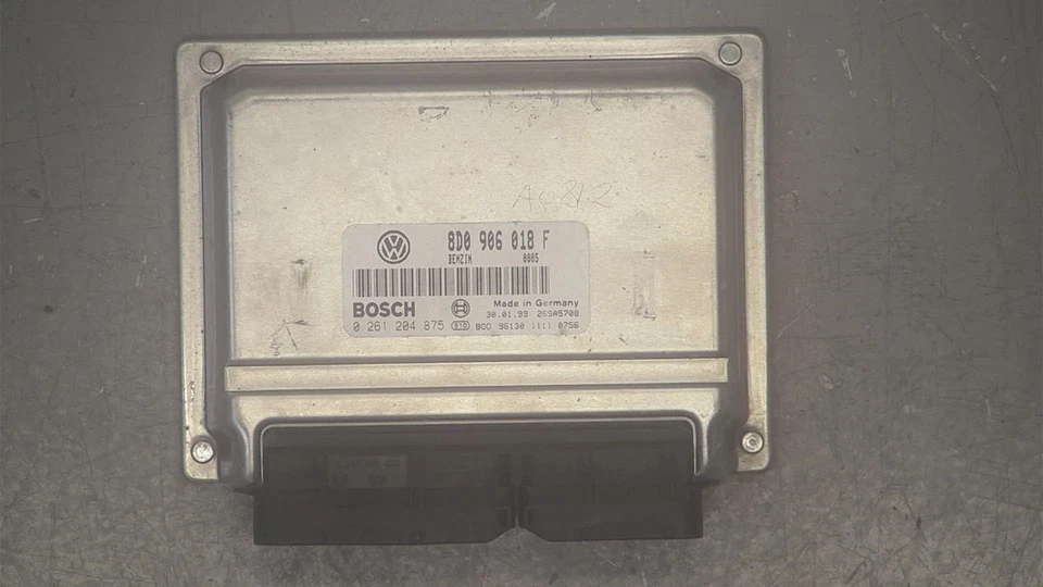 Centralina motore originale (ECU) VW PASSAT (3B2) 1999 - Immagine 1 di 1