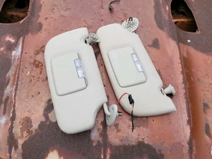 05-06 GMC Envoy Chevy Trailblazer EXT Front Left & Right Sun Visor Gray - Picture 1 of 7