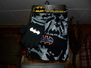 BATMAN BOYS HAT GLOVE AND SCARF SET WINTER CLOTHES SCHOOL PLAY OUTSIDE NEW - Picture 1 of 1