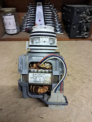 POMPE DE CYCLAGE SOLE LAVE VAISSELLE ELECTROLUX TYPE 21673053 ETAT NEUF NO TEST - Photo 1/4