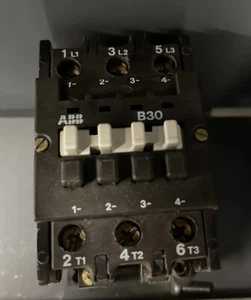 ABB CONTACTOR B30C B30 600V VOLT 3 POLE 45A AMP COIL 120V VOLT CaB West - Bild 1 von 1