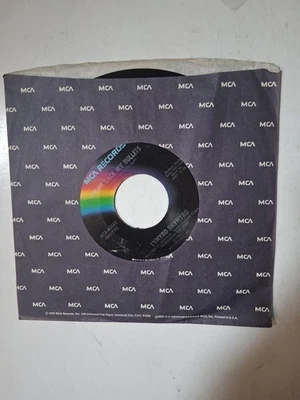 45 RPM Vinyl Record Lynyrd Skynyrd Gimme Back My Bullets MCA VG - Image 1 of 4