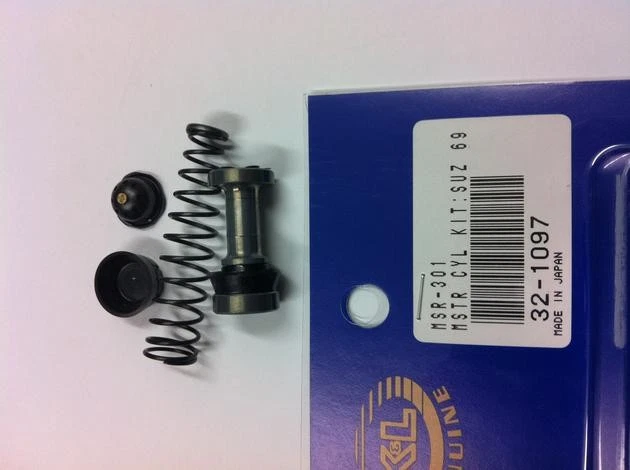 Kit de reconstrucción de cilindro maestro de freno K&L #32-1097 para Suzuki Foto 1 de 1