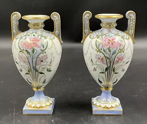 PAIR ANTIQUE HANDPAINTED PORCELAIN CABINET VASES URNS GILT #2120 ROYAL WORCESTER - Picture 1 of 12